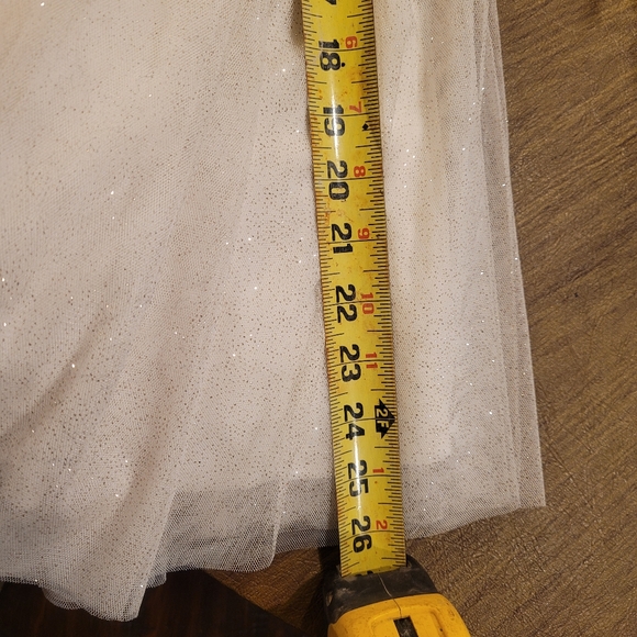 Dress / Gold Color - Picture 5 of 6